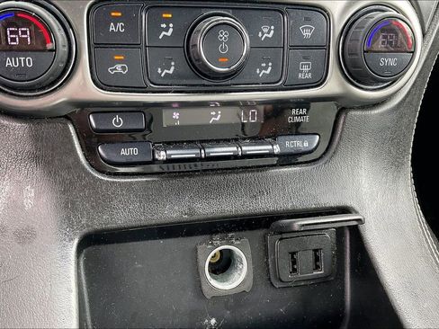Used 2019 Chevrolet Tahoe LS RWD image 30