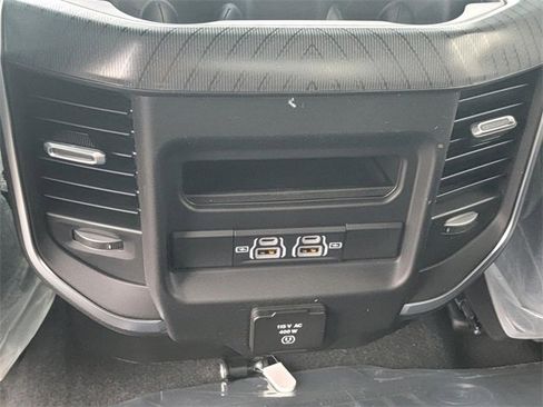 New 2026 RAM 1500 4x4 Crew Cab image 30