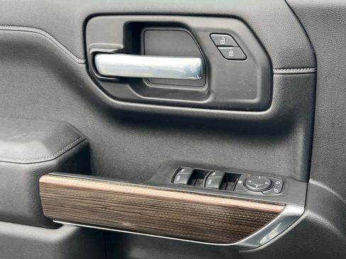 Used 2021 Chevrolet Silverado 1500 LT Trail Boss w/ Convenience Package II image 13