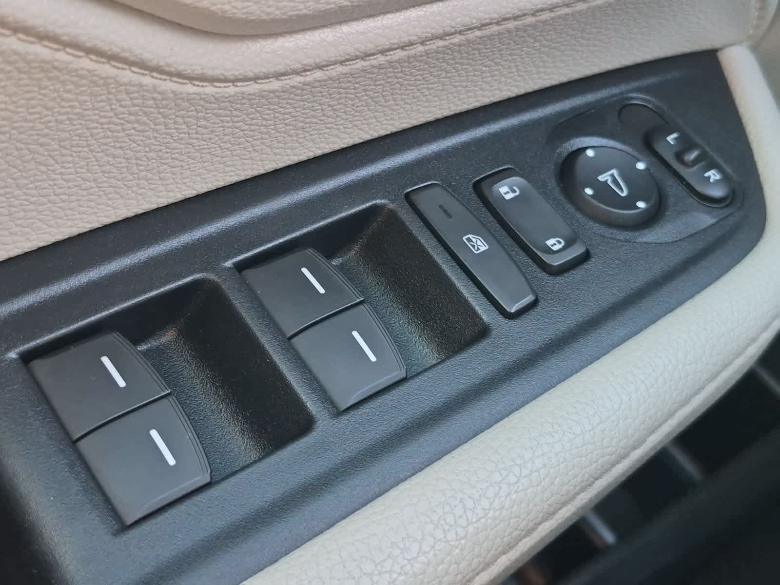 Used 2025 Honda Odyssey EX-L image 30