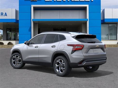 New 2026 Chevrolet Trax LT w/ Driver Confidence Package FWD image 3