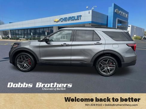 Used 2025 Ford Explorer ST-Line w/ ST-Line Street Pack AWD/4WD image 4