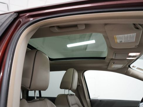 Used 2012 Lincoln MKX AWD image 38