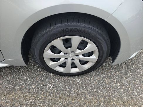Used 2026 Toyota Corolla LE FWD image 6
