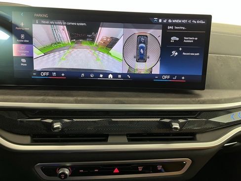 Used 2024 BMW X7 xDrive40i w/ Premium Package image 17