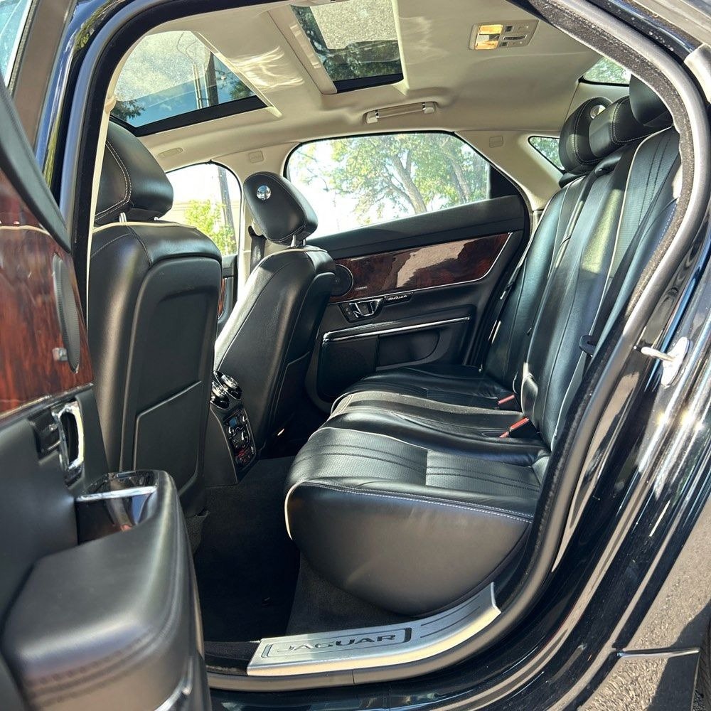 Used 2018 Jaguar XJ Supercharged RWD image 13