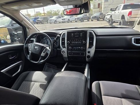 Used 2021 Nissan Titan SV w/ SV Convenience Package RWD image 5
