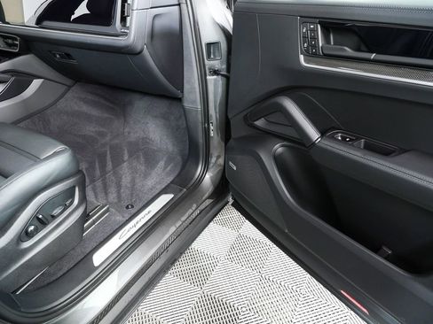 New 2026 Porsche Cayenne Coupe image 26