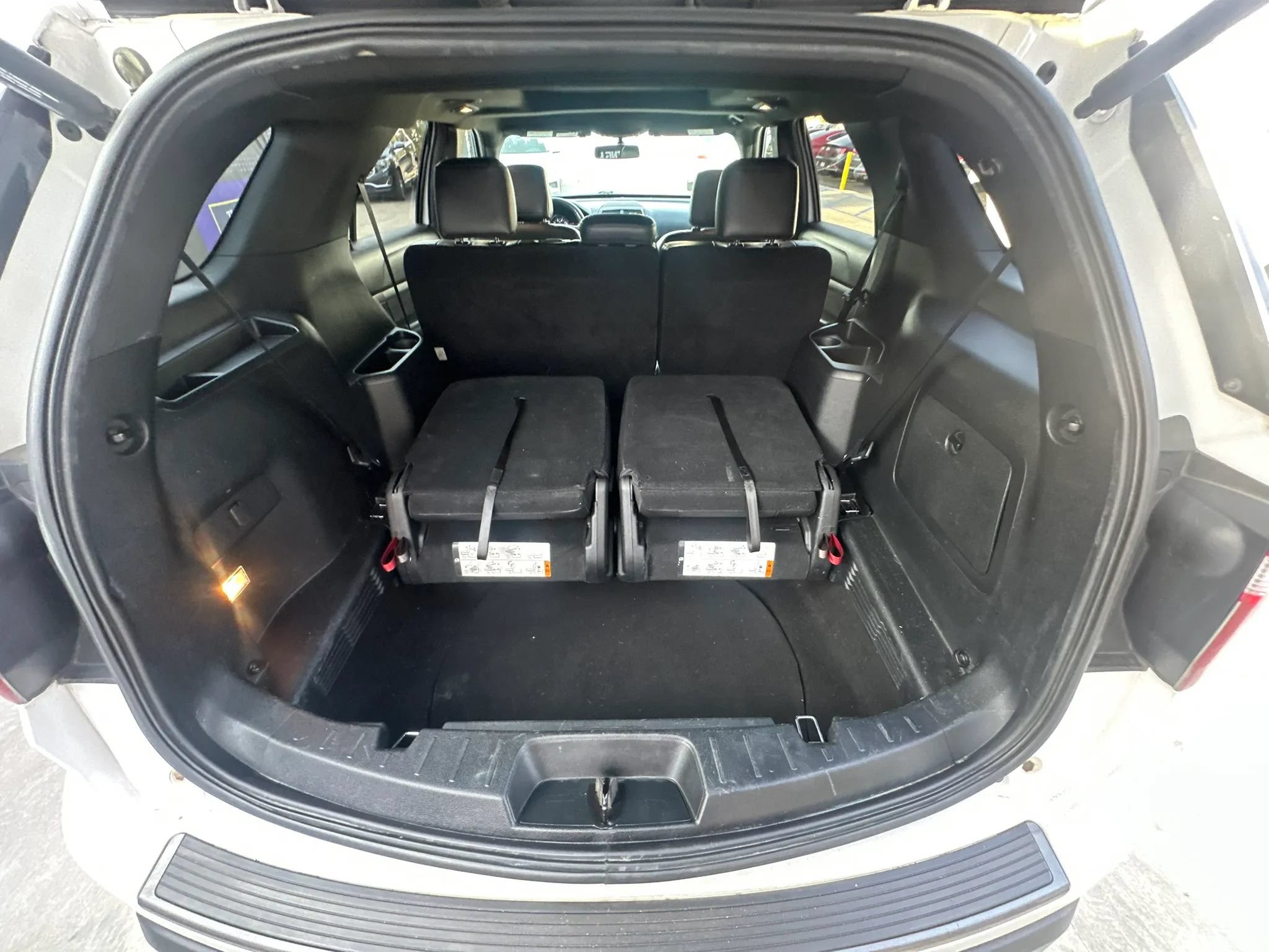 Used 2018 Ford Explorer XLT w/ Equipment Group 202A FWD image 40