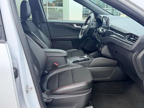 Used 2025 Ford Escape ST-Line FWD image 12