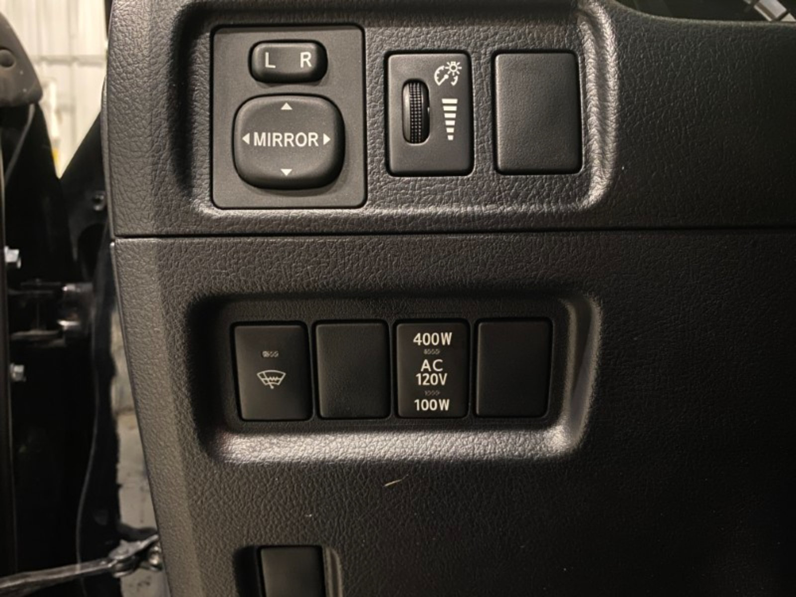 Used 2019 Toyota 4Runner SR5 AWD/4WD image 33