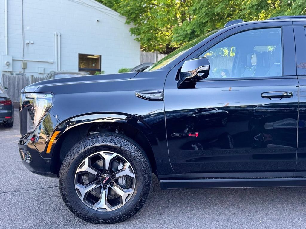 Used 2026 GMC Yukon AT4 Ultimate AWD/4WD image 10
