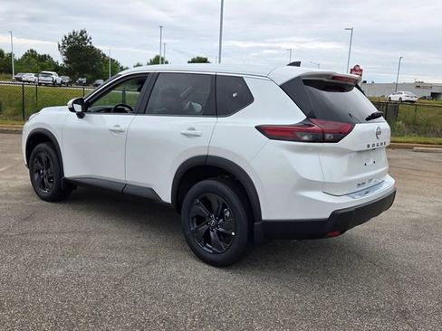 New 2026 Nissan Rogue SV w/ Cold Weather Package FWD image 9