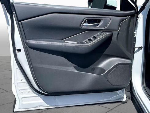 New 2026 Nissan Rogue SV FWD image 10