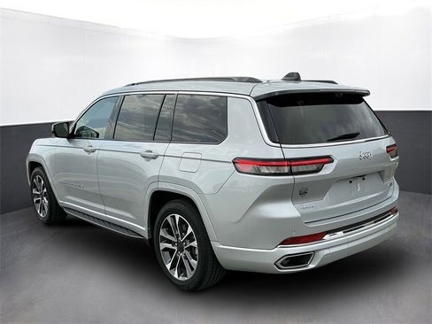 Used 2024 Jeep Grand Cherokee L Overland w/ Luxury Tech Group IV image 4