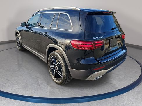 New 2026 Mercedes-Benz GLB 250 image 3