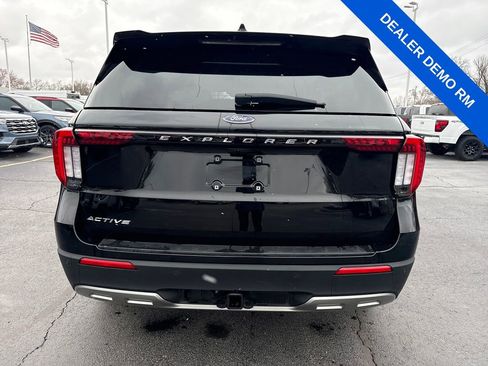 Used 2025 Ford Explorer Active w/ Active Comfort Package image 7