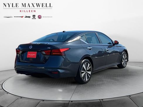 Used 2022 Nissan Altima 2.5 SV FWD image 16