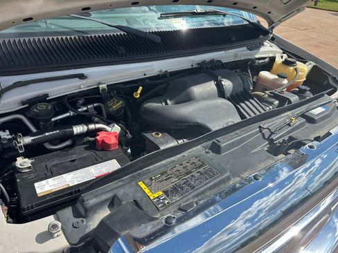 Used 2014 Ford E-350 and Econoline 350 XLT RWD image 23