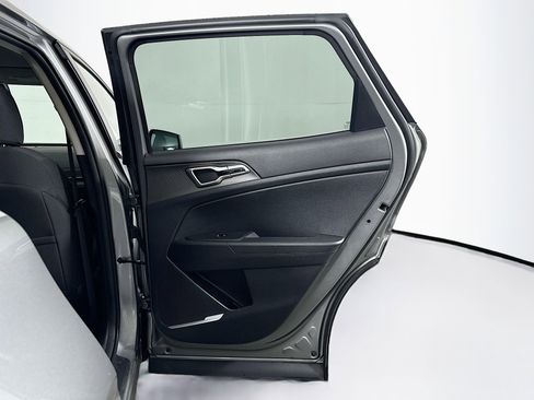 Used 2024 Kia Sportage LX image 28