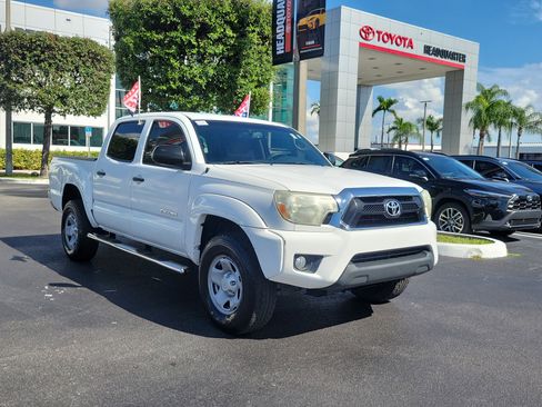 Used 2013 Toyota Tacoma PreRunner image 2