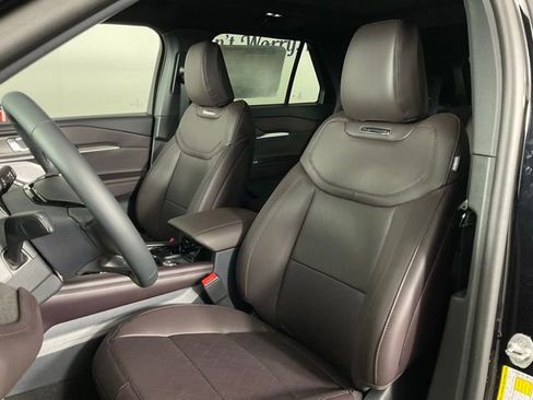New 2026 Ford Explorer Platinum image 14
