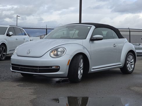 Used 2014 Volkswagen Beetle TDI image 3