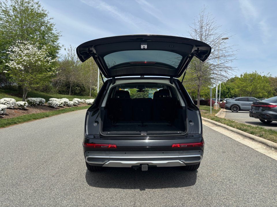 Used 2023 Audi Q7 3.0T Premium Plus w/ Premium Plus Package AWD/4WD image 14
