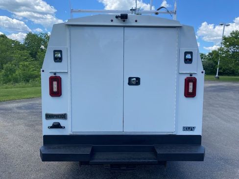 Used 2022 Ford E-350 and Econoline 350 Super Duty w/ Power Windows & Locks Group RWD image 4