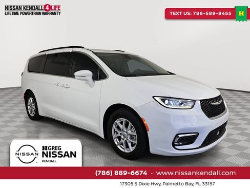 Used 2022 Chrysler Pacifica Touring-L FWD image 1