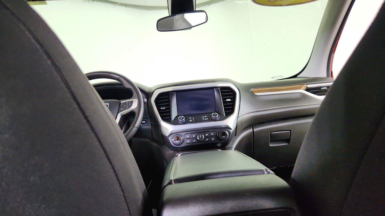 Used 2023 GMC Acadia SLE FWD image 33