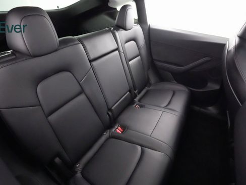 Used 2021 Tesla Model Y Performance image 9