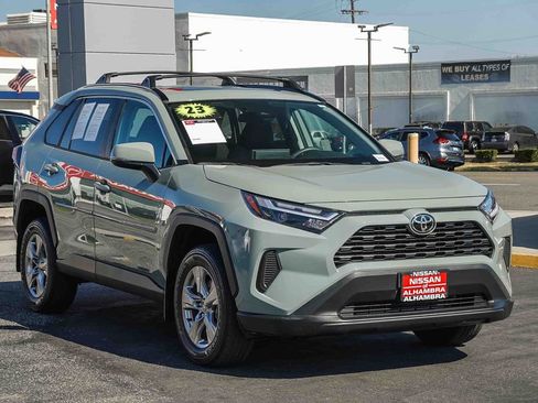 Used 2023 Toyota RAV4 XLE w/ Convenience Package FWD image 4