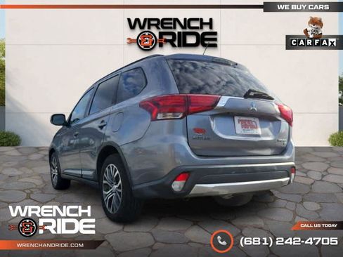 Used 2016 Mitsubishi Outlander SEL image 10