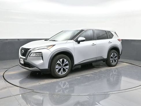Used 2022 Nissan Rogue SV FWD image 1