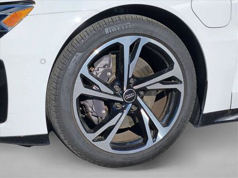Used 2022 Audi e-tron GT Prestige image 20