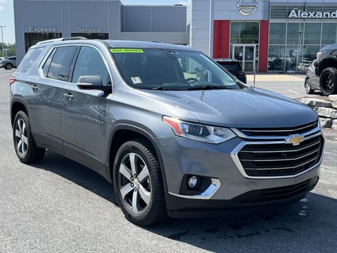 Used 2018 Chevrolet Traverse LT AWD/4WD image 1