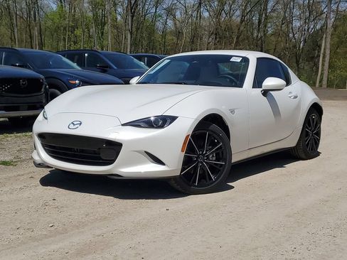 New 2026 MAZDA MX-5 Miata RF Grand Touring RWD image 28
