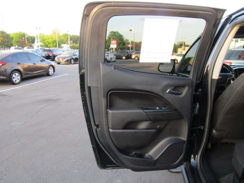 Used 2021 Chevrolet Colorado LT w/ Redline Special Edition AWD/4WD image 14