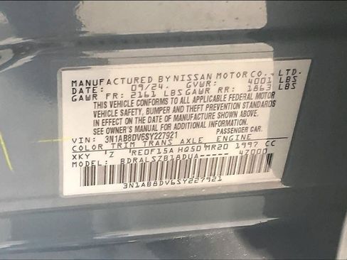 Used 2025 Nissan Sentra SR w/ SR Premium Package image 31