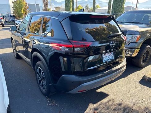 Used 2023 Nissan Rogue SV AWD/4WD image 3