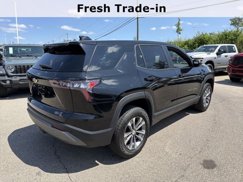 Used 2025 Chevrolet Equinox LT FWD image 11