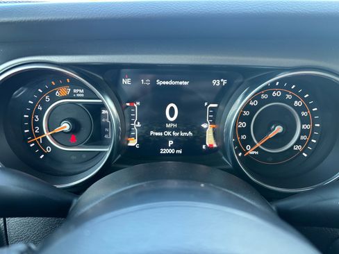 Used 2023 Jeep Wrangler Sport image 19