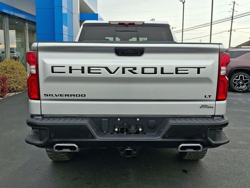 Used 2022 Chevrolet Silverado 1500 LT Trail Boss w/ Convenience Package II image 5