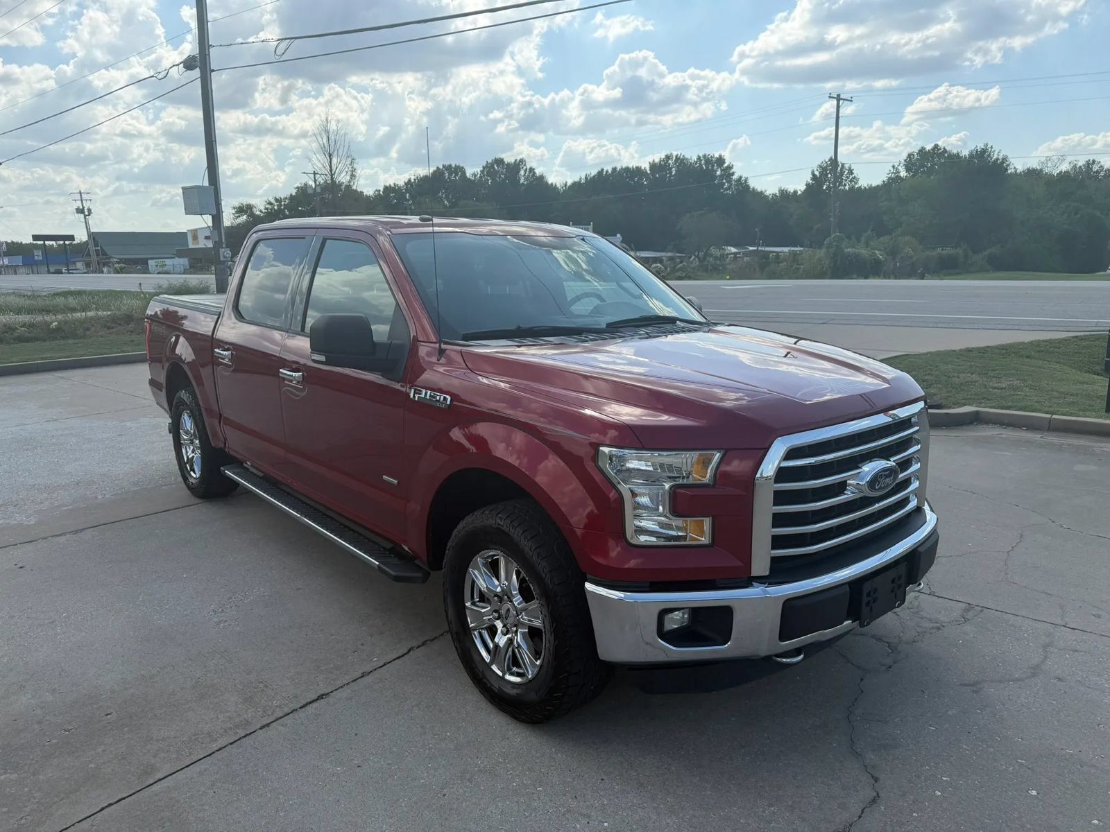 Used 2015 Ford F150 XLT w/ Equipment Group 302A Luxury AWD/4WD image 3