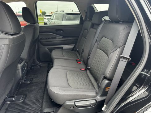 Used 2025 Nissan Pathfinder S FWD image 28
