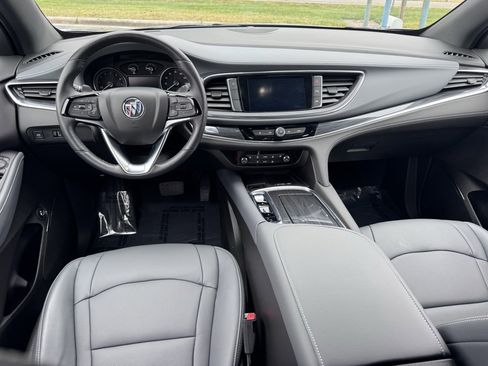 Used 2023 Buick Enclave Essence w/ Sport Touring Edition image 5