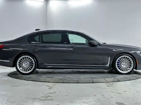 Used 2021 BMW ALPINA B7 xDrive w/ Luxury Rear Seating Package image 8