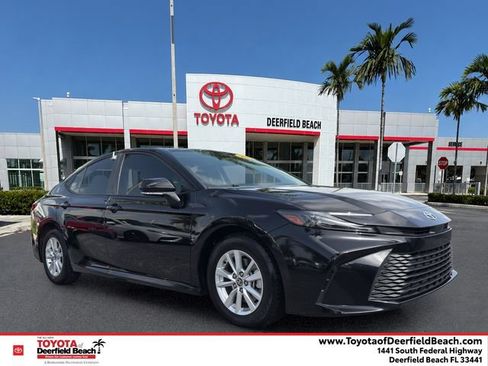 Used 2025 Toyota Camry LE FWD image 1