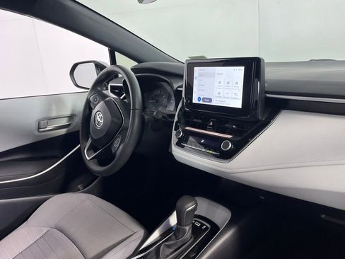 Used 2025 Toyota Corolla SE image 31